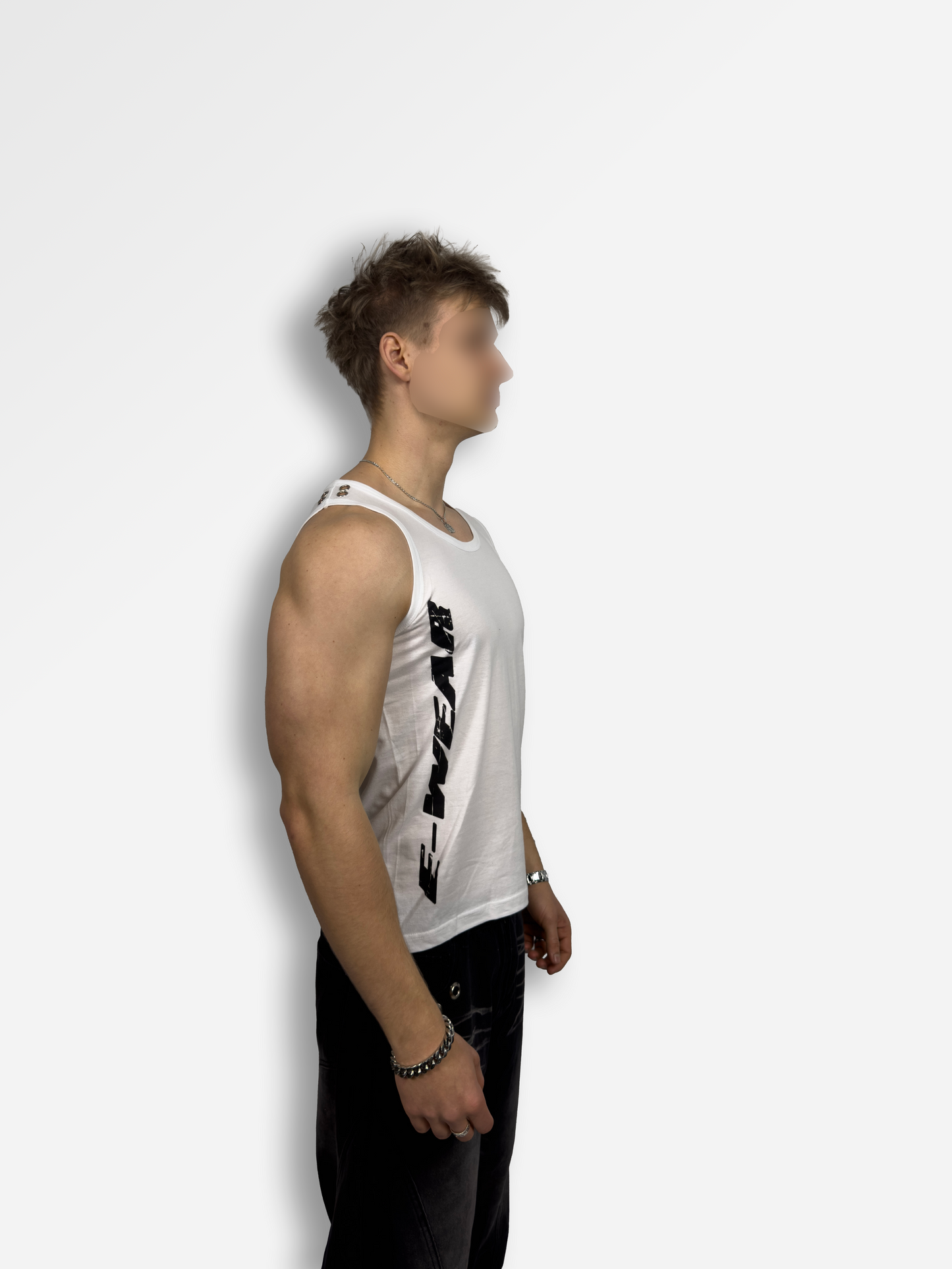 Core Tank Top Hardware 01